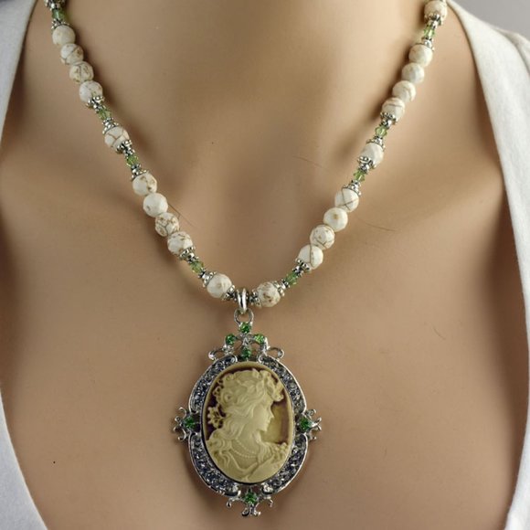 White Turquoise Crystal Cameo Necklace Set - Picture 1 of 4